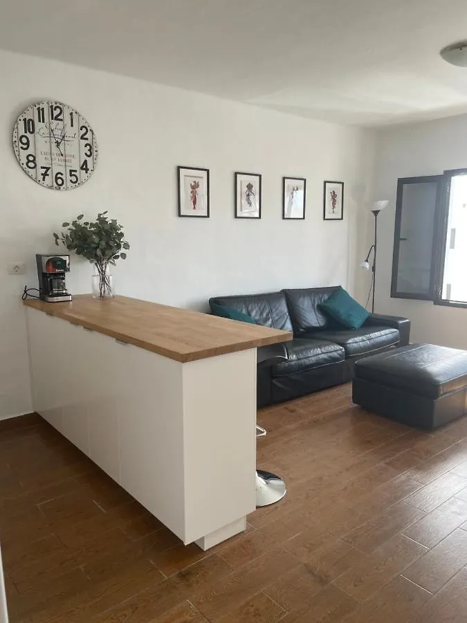 Apartamento con amplia terraza en la playa Puerto del Carmen