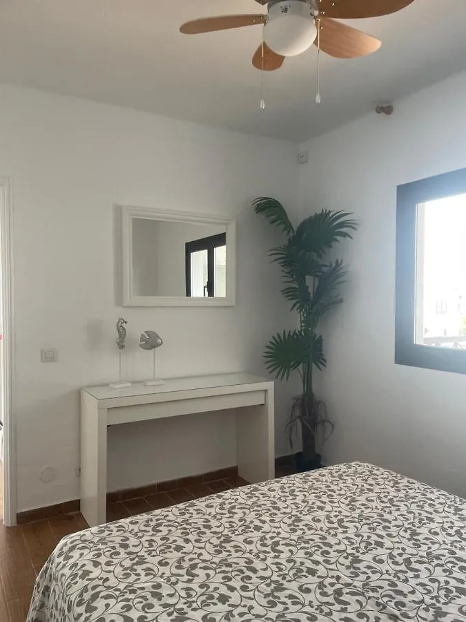 Apartamento con amplia terraza en la playa Puerto del Carmen
