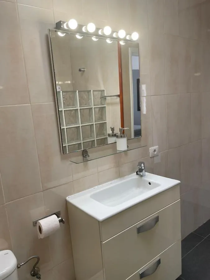 Apartamento con amplia terraza en la playa Puerto del Carmen