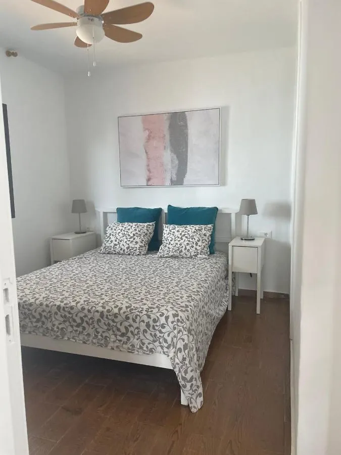 Apartamento con amplia terraza en la playa Puerto del Carmen
