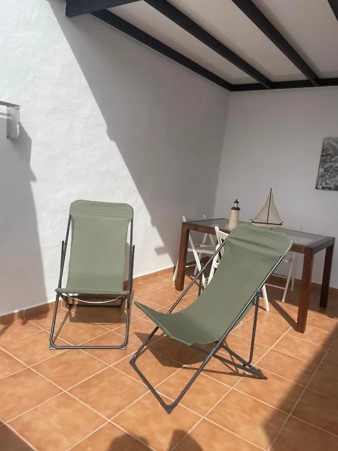 Apartamento con amplia terraza en la playa Puerto del Carmen