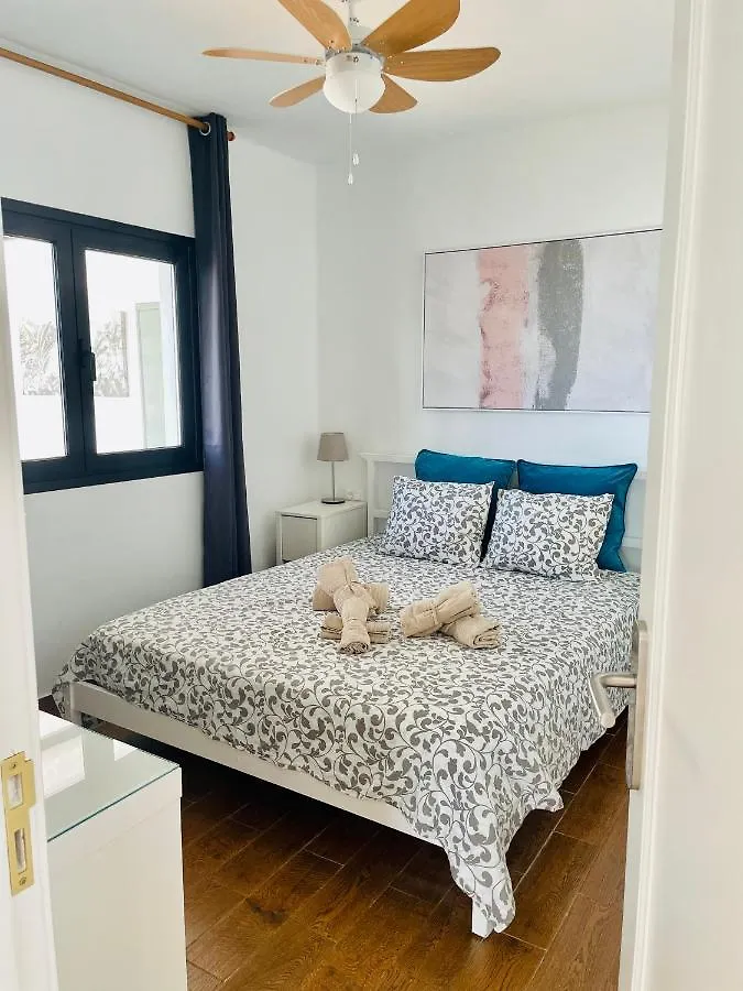 Apartamento con amplia terraza en la playa Puerto del Carmen  España
